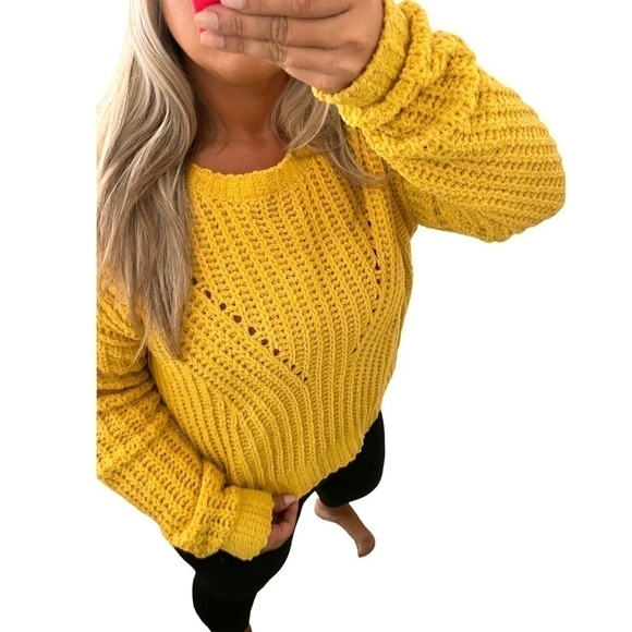 𝅺love Tree NWOT Golden Yellow Chenille Cropped Chunky Knit Sweater - Picture 8 of 10